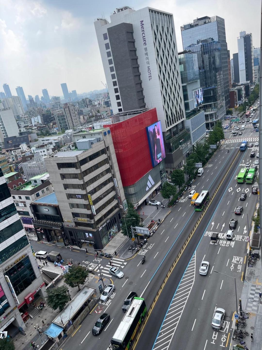 Hongdae Residence 3 - 1Min From Hongik Uni Station Exit #1 Seoul Exteriör bild