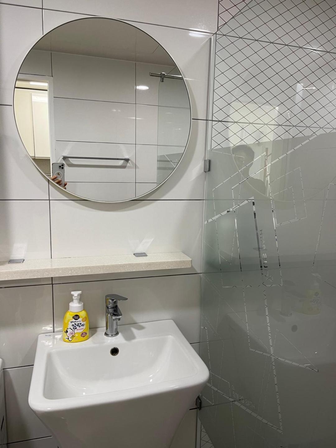 Hongdae Residence 3 - 1Min From Hongik Uni Station Exit #1 Seoul Exteriör bild