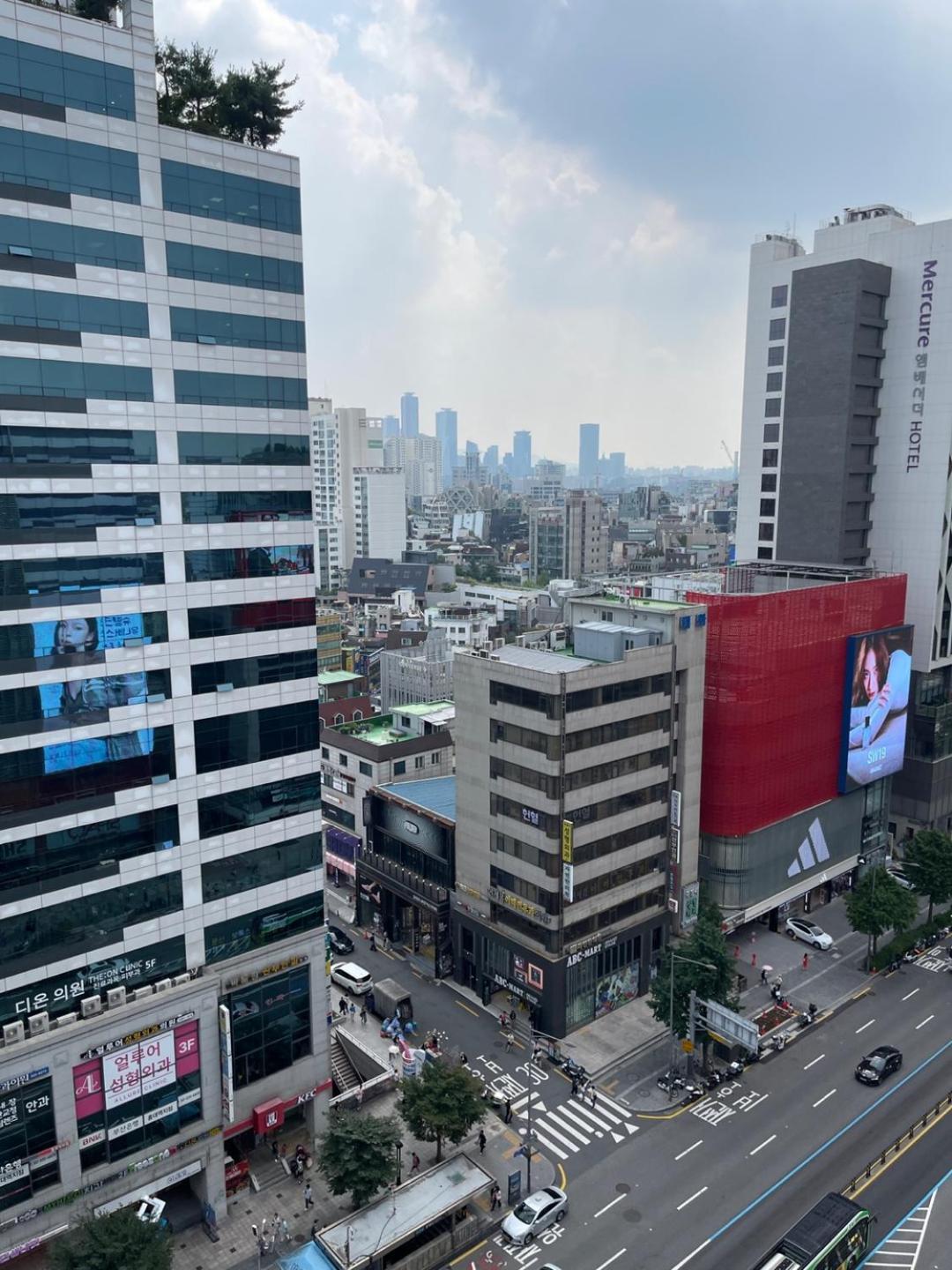 Hongdae Residence 3 - 1Min From Hongik Uni Station Exit #1 Seoul Exteriör bild